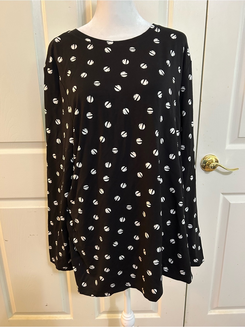NWT Chico’s black & white tunic, size XXL (Chico’s size 4)